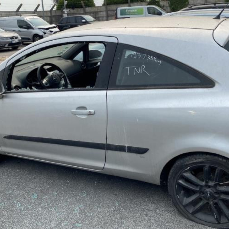 Custode arriere gauche OPEL CORSA D Photo n°6