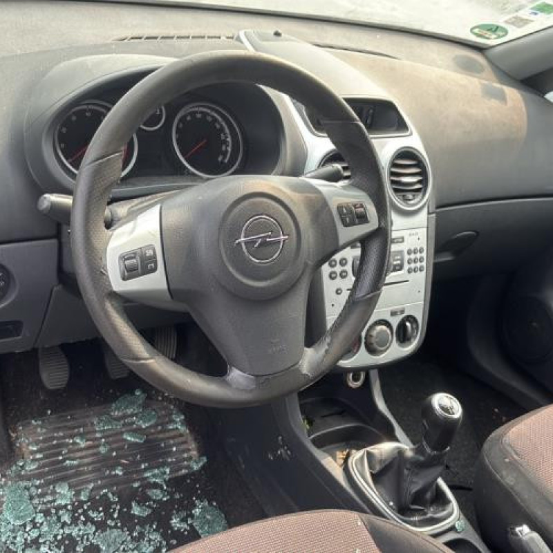 Custode arriere gauche OPEL CORSA D Photo n°11