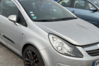 Feu arriere stop central OPEL CORSA D