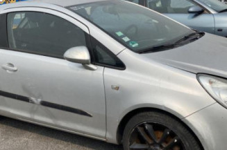 Feu arriere stop central OPEL CORSA D