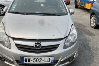 Feu arriere stop central OPEL CORSA D