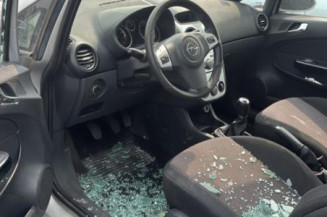 Feu arriere stop central OPEL CORSA D