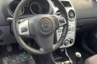 Feu arriere stop central OPEL CORSA D