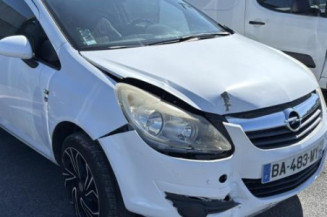 Feu arriere stop central OPEL CORSA D