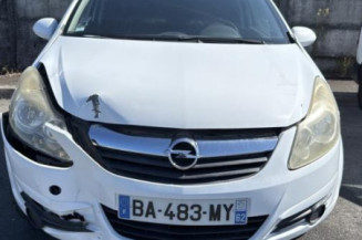 Feu arriere stop central OPEL CORSA D