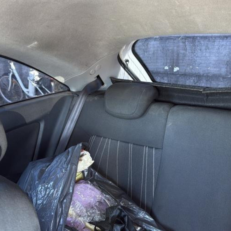 Feu arriere stop central OPEL CORSA D Photo n°12