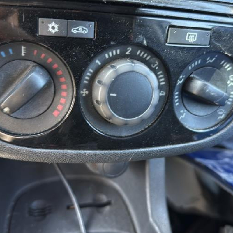 Feu arriere stop central OPEL CORSA D Photo n°14