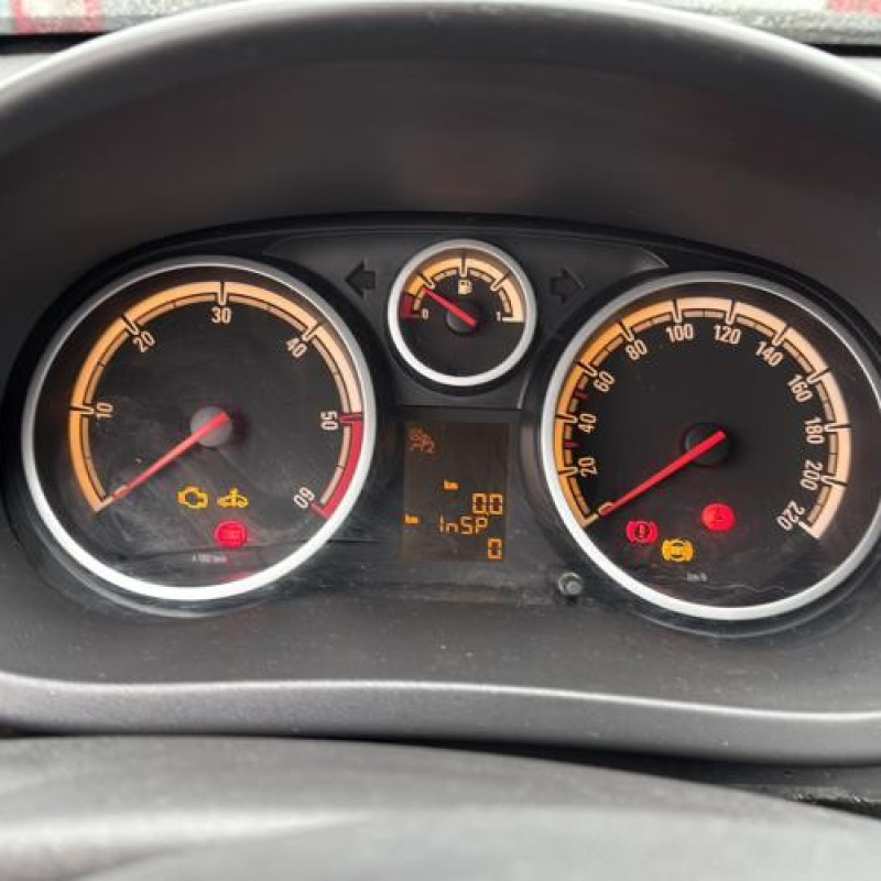 Feu arriere stop central OPEL CORSA D Photo n°19