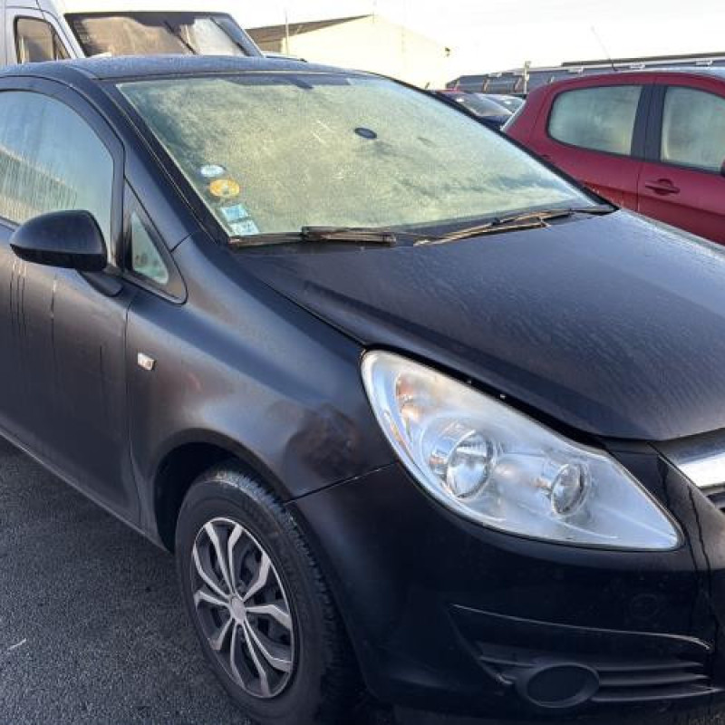 Feu arriere stop central OPEL CORSA D Photo n°3