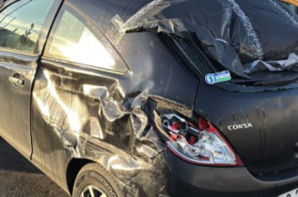 Feu arriere stop central OPEL CORSA D