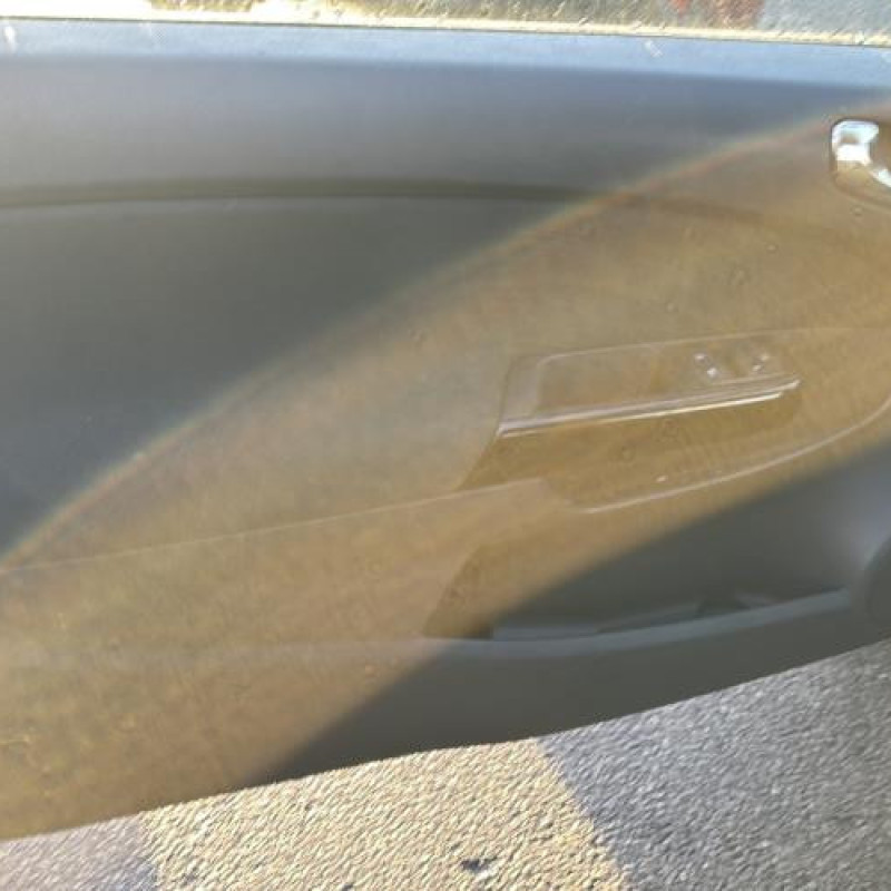 Feu arriere stop central OPEL CORSA D Photo n°9