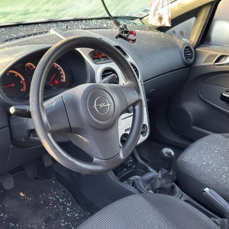 Reservoir essence OPEL CORSA D Photo n°13