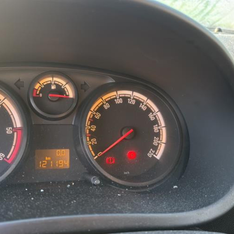 Reservoir essence OPEL CORSA D Photo n°17