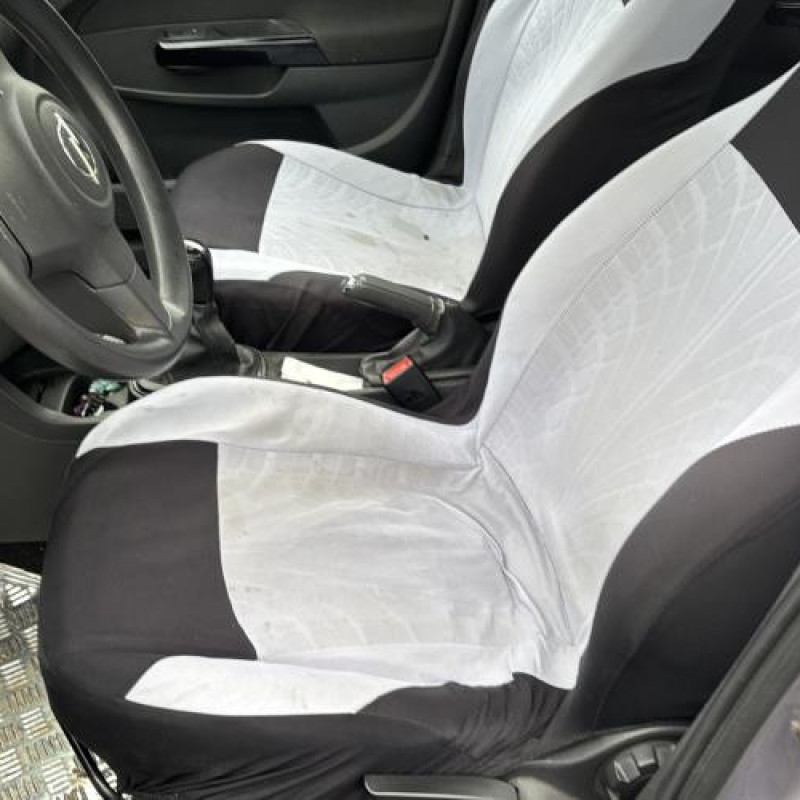 Custode arriere gauche (porte) OPEL CORSA D Photo n°11