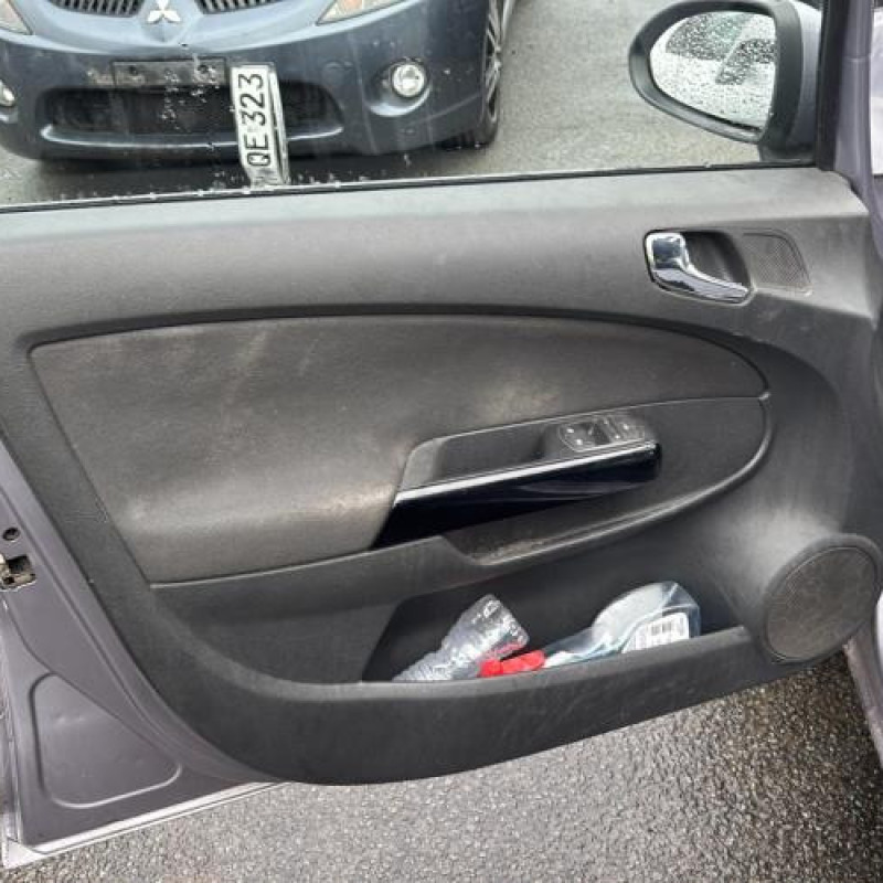 Reservoir essence OPEL CORSA D Photo n°9