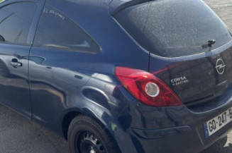 Feu arriere stop central OPEL CORSA D