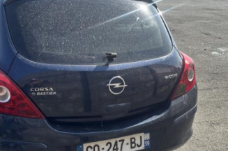 Feu arriere stop central OPEL CORSA D