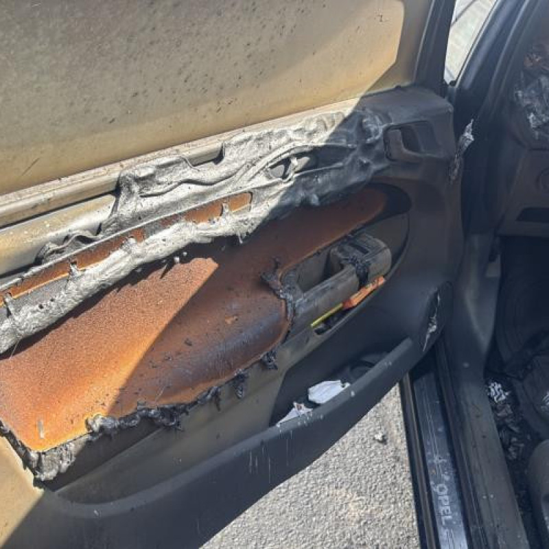 Reservoir essence OPEL CORSA D Photo n°9