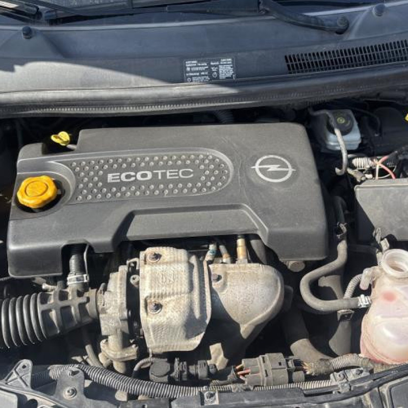 Reservoir essence OPEL CORSA D Photo n°13