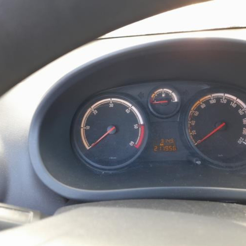 Reservoir essence OPEL CORSA D Photo n°11