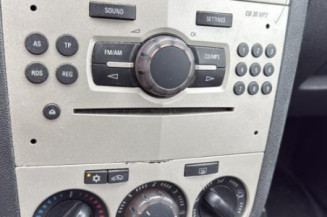 Custode arriere gauche OPEL CORSA D