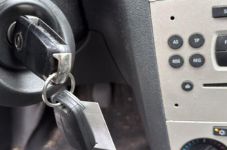 Custode arriere gauche OPEL CORSA D