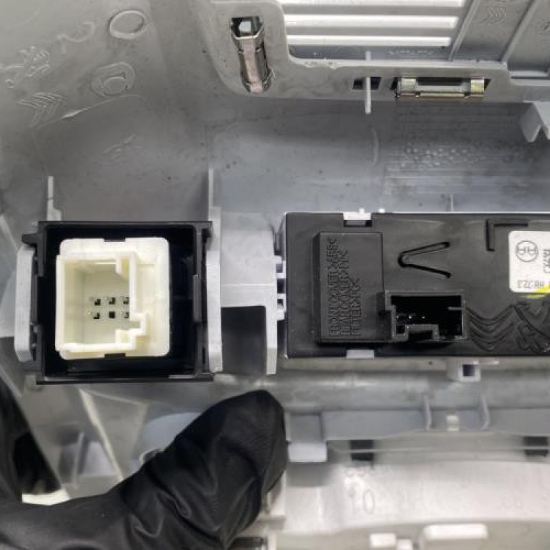 Eclairage de plafonnier PEUGEOT 5008 2 Photo n°4