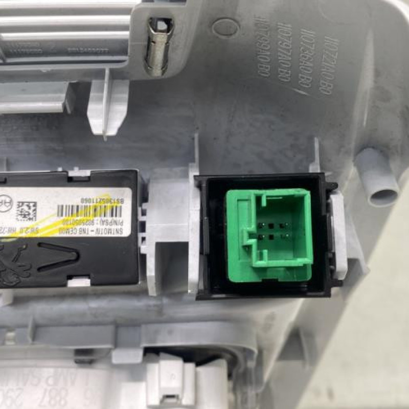 Eclairage de plafonnier PEUGEOT 5008 2 Photo n°5