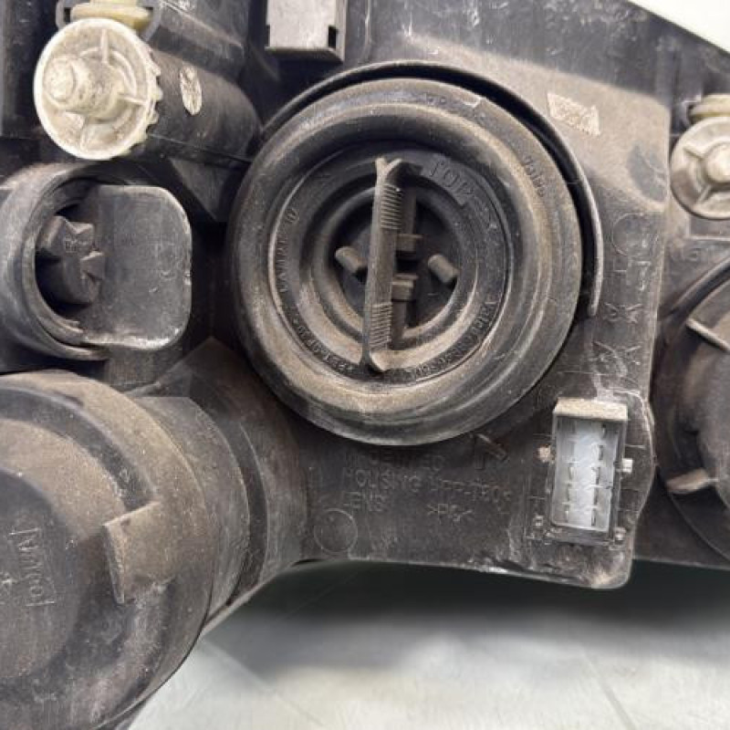 Optique avant principal gauche (feux)(phare) OPEL CORSA C Photo n°3