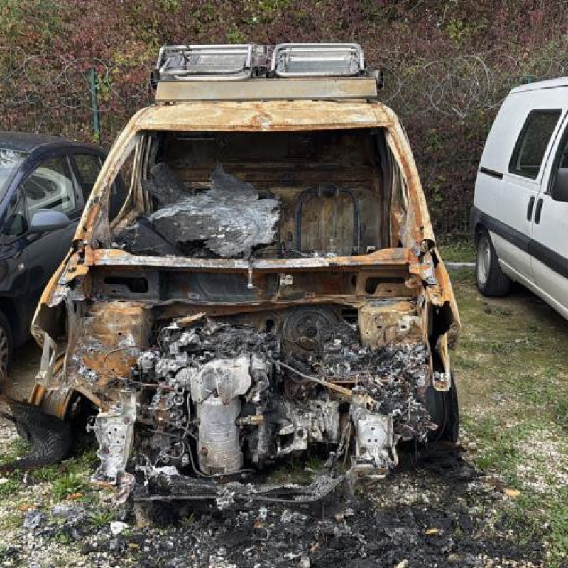 Etrier arriere droit (freinage) CITROEN BERLINGO 3 Photo n°4