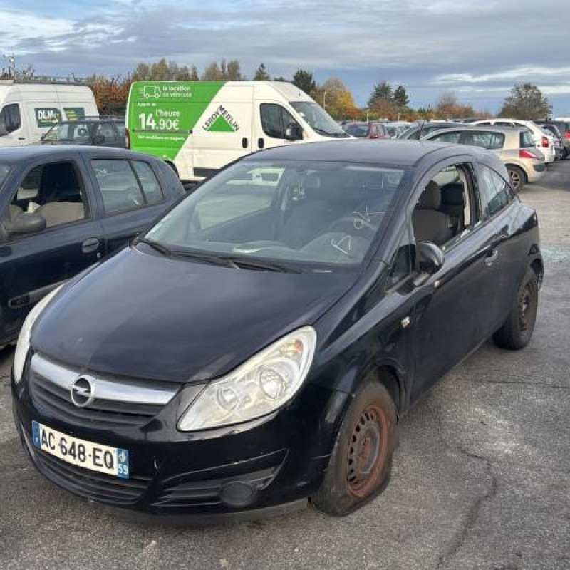 Feu arriere stop central OPEL CORSA D Photo n°2