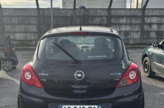 Feu arriere stop central OPEL CORSA D