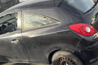 Feu arriere stop central OPEL CORSA D