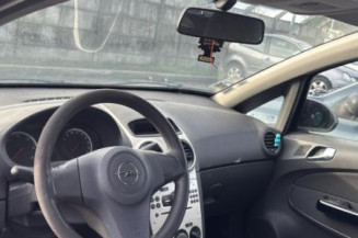 Feu arriere stop central OPEL CORSA D