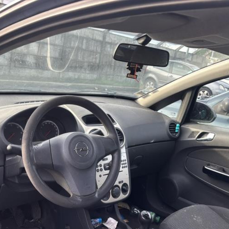 Feu arriere stop central OPEL CORSA D Photo n°11