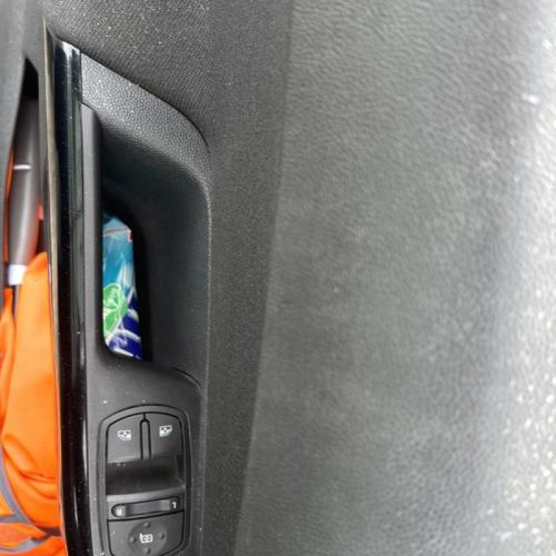 Feu arriere stop central OPEL CORSA D Photo n°15