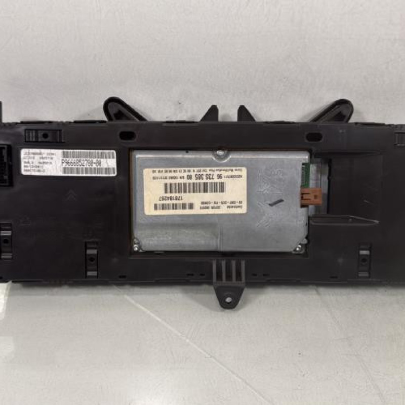 Ecran GPS CITROEN C4 GRAND PICASSO 1 Photo n°2