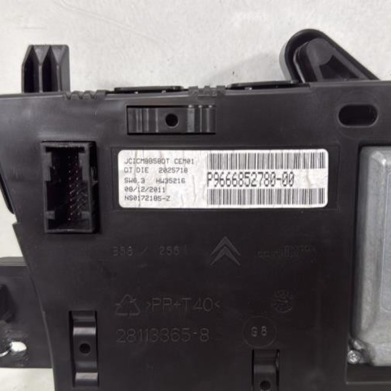 Ecran GPS CITROEN C4 GRAND PICASSO 1 Photo n°3