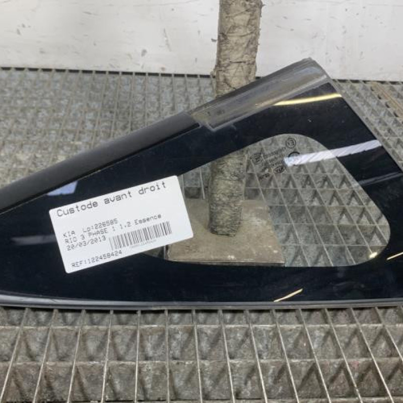 Custode avant droit KIA RIO 3 Photo n°1