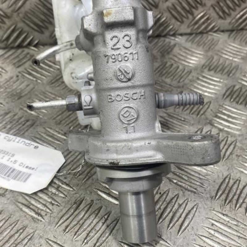 Maitre cylindre (freinage) RENAULT MEGANE 4 Photo n°2