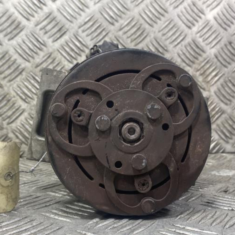 Compresseur clim RENAULT CLIO 4 Photo n°3