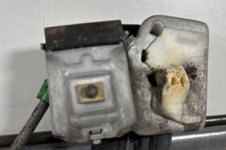 Leve vitre electrique avant gauche VOLKSWAGEN POLO 4