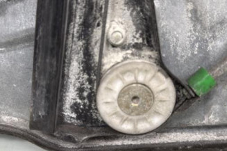 Leve vitre electrique avant gauche VOLKSWAGEN POLO 4