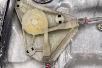 Leve vitre electrique avant gauche VOLKSWAGEN POLO 4