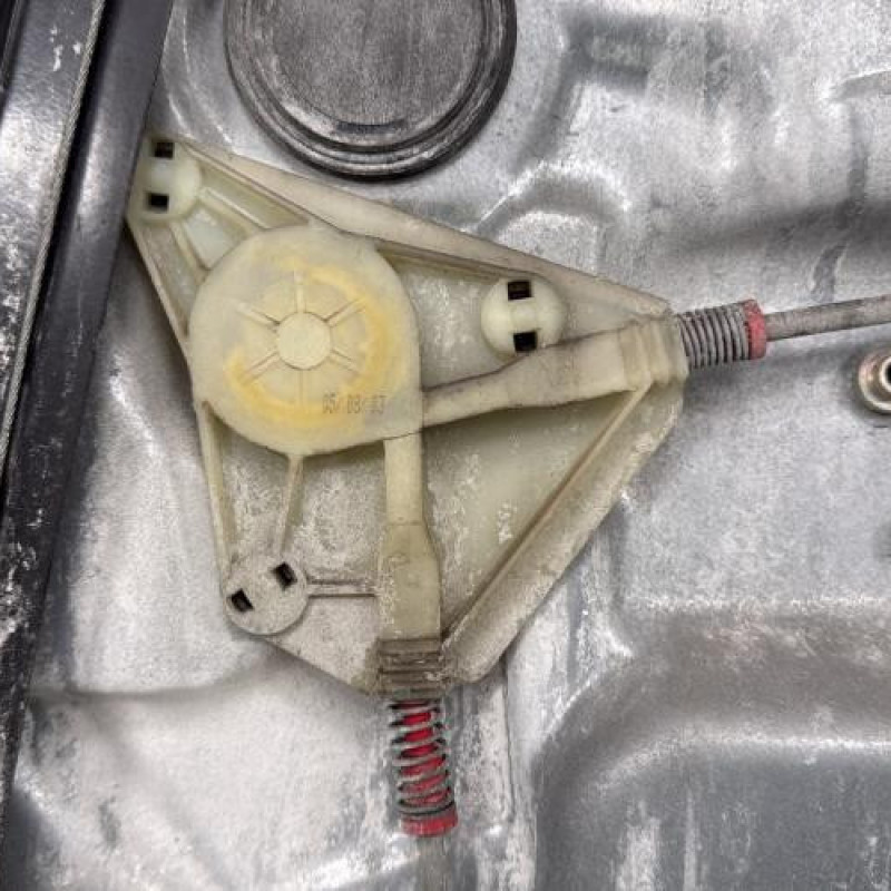 Leve vitre electrique avant gauche VOLKSWAGEN POLO 4 Photo n°8