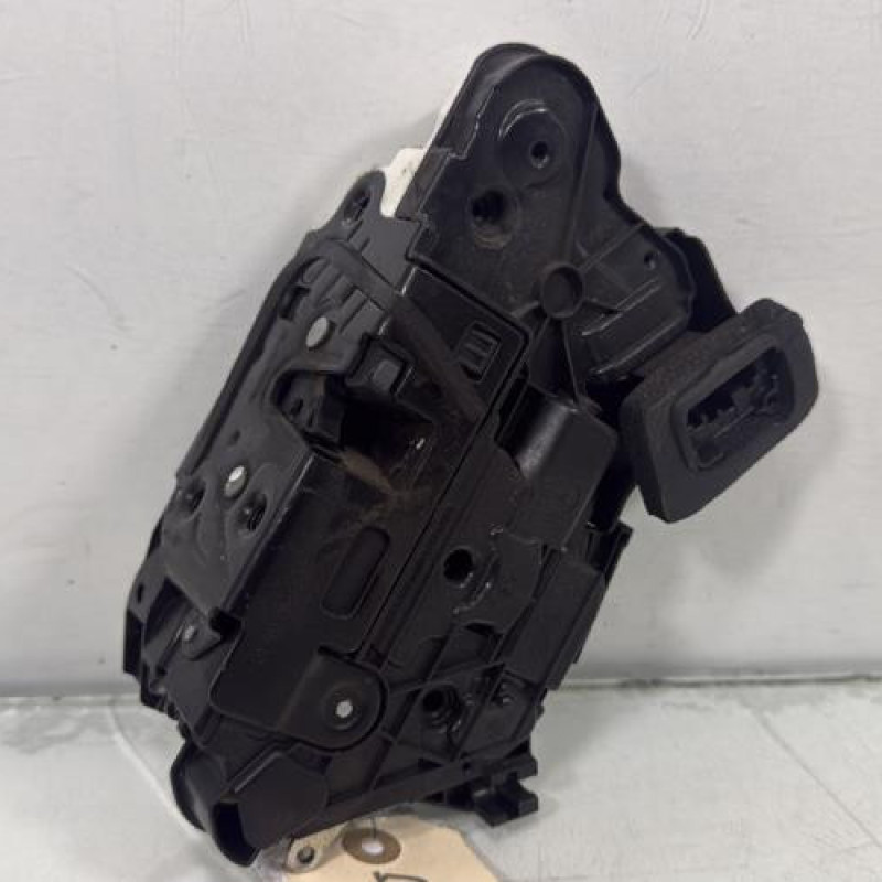 Serrure avant gauche VOLKSWAGEN POLO 5 Photo n°1