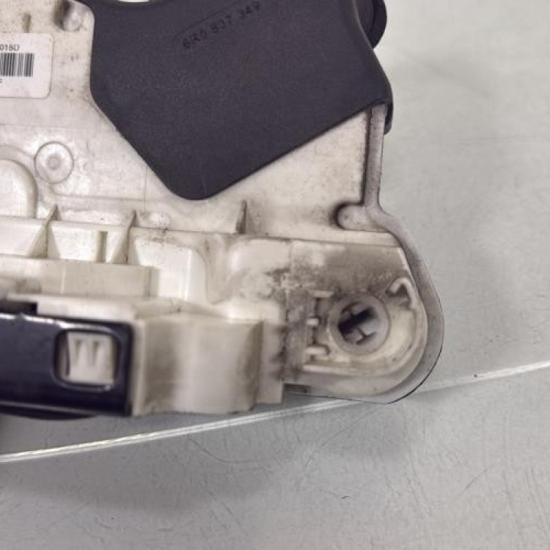 Serrure avant gauche VOLKSWAGEN POLO 5 Photo n°6