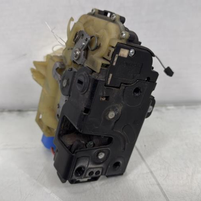 Serrure arriere droit SEAT IBIZA 3 Photo n°1