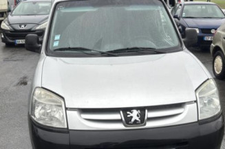 Aile avant droit PEUGEOT PARTNER 1