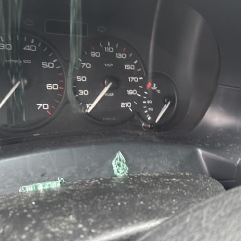 Aile avant droit PEUGEOT PARTNER 1 Photo n°17